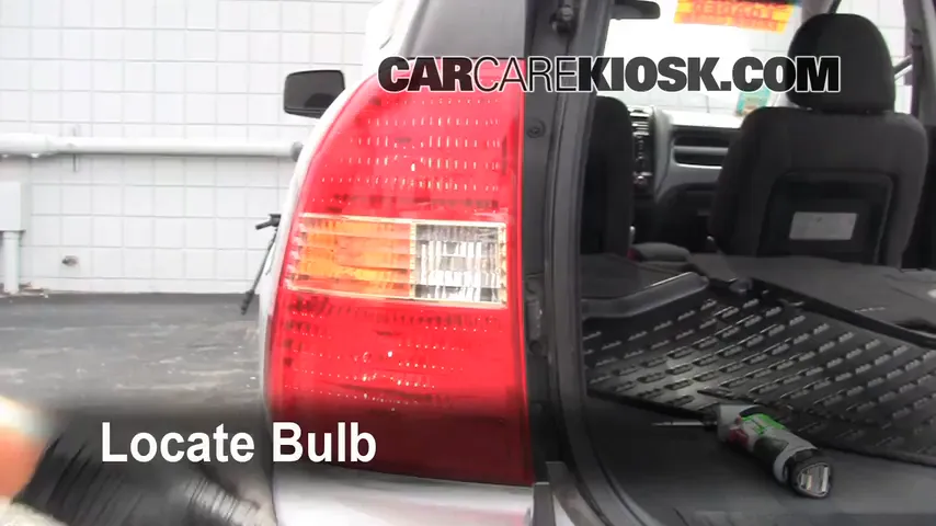 2008 Kia Sportage LX 2.0L 4 Cyl. Lights